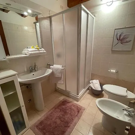 شقة Casa Loredana - Graziosa Casa Vacanze Sul Lago Di Garda *